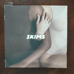 Skims Kim Kardashian Long sleeve scoop neck bodysuit Onyx S/M